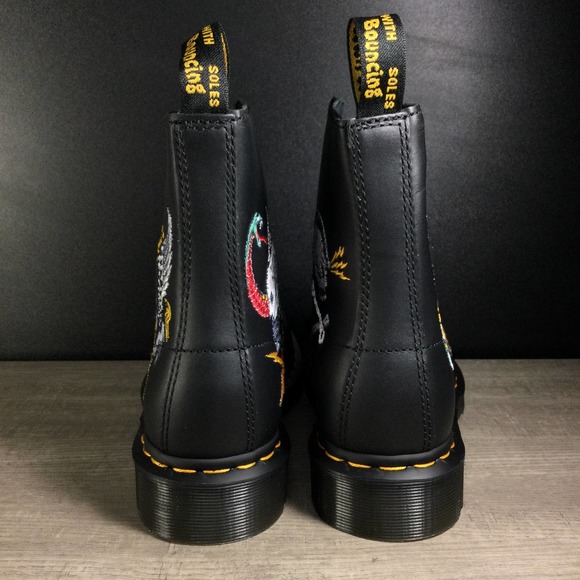 Dr. Martens 1460 Souvenir Embroidered Black Leather Boots Women's 7 Men's 6 - Picture 5 of 6